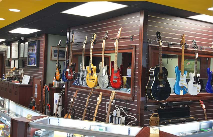 Musical instruments at Twin Cities Gun & Pawn